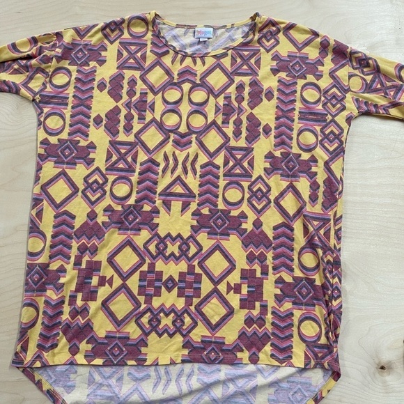 Lularoe Irma Blouse size medium (CT) - Picture 1 of 6